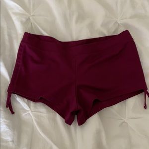 MIKA YOGA WEAR MIKAELA SHORT